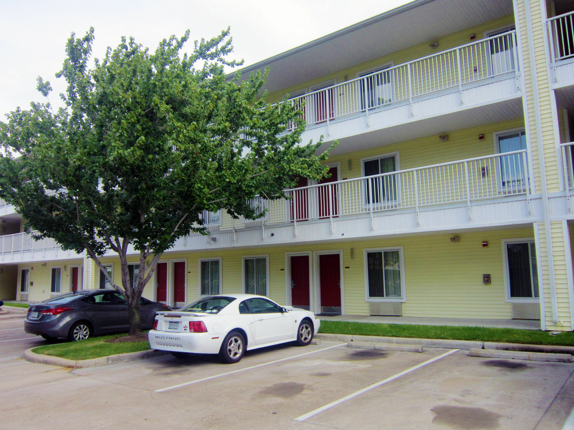 Hometowne Studios By Red Roof Houston - Northwest Luaran gambar